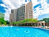 Venkovní bazén u hotelu